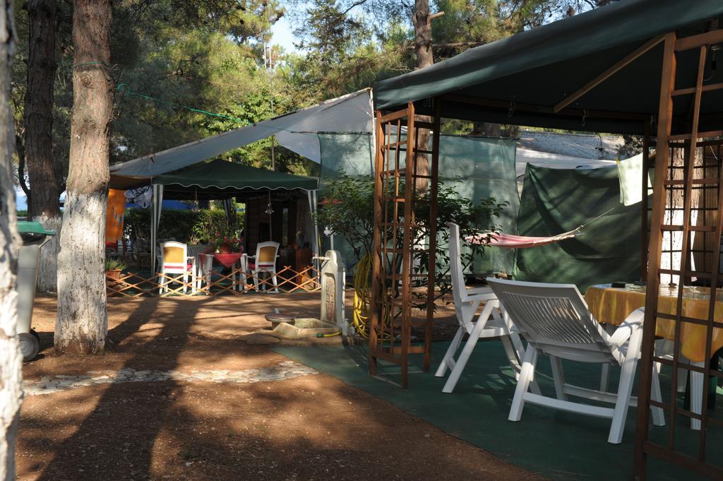 Olympos Beach Plaka Exterior foto