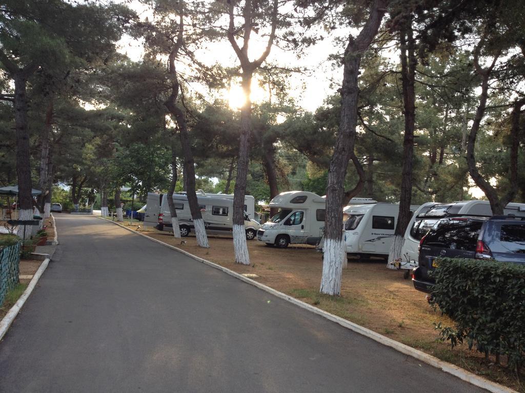 Olympos Beach Plaka Exterior foto