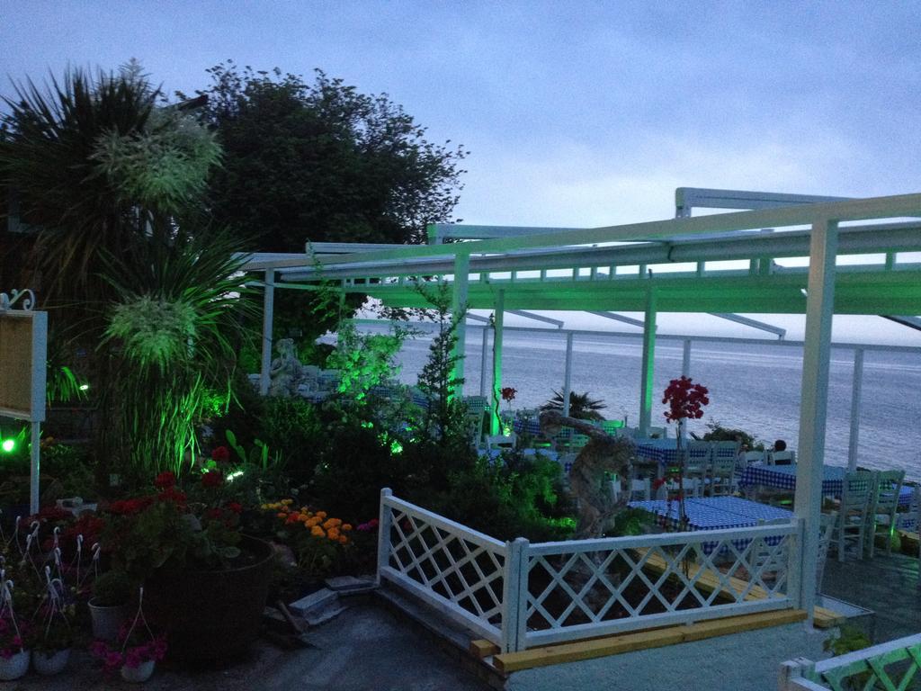 Olympos Beach Plaka Exterior foto